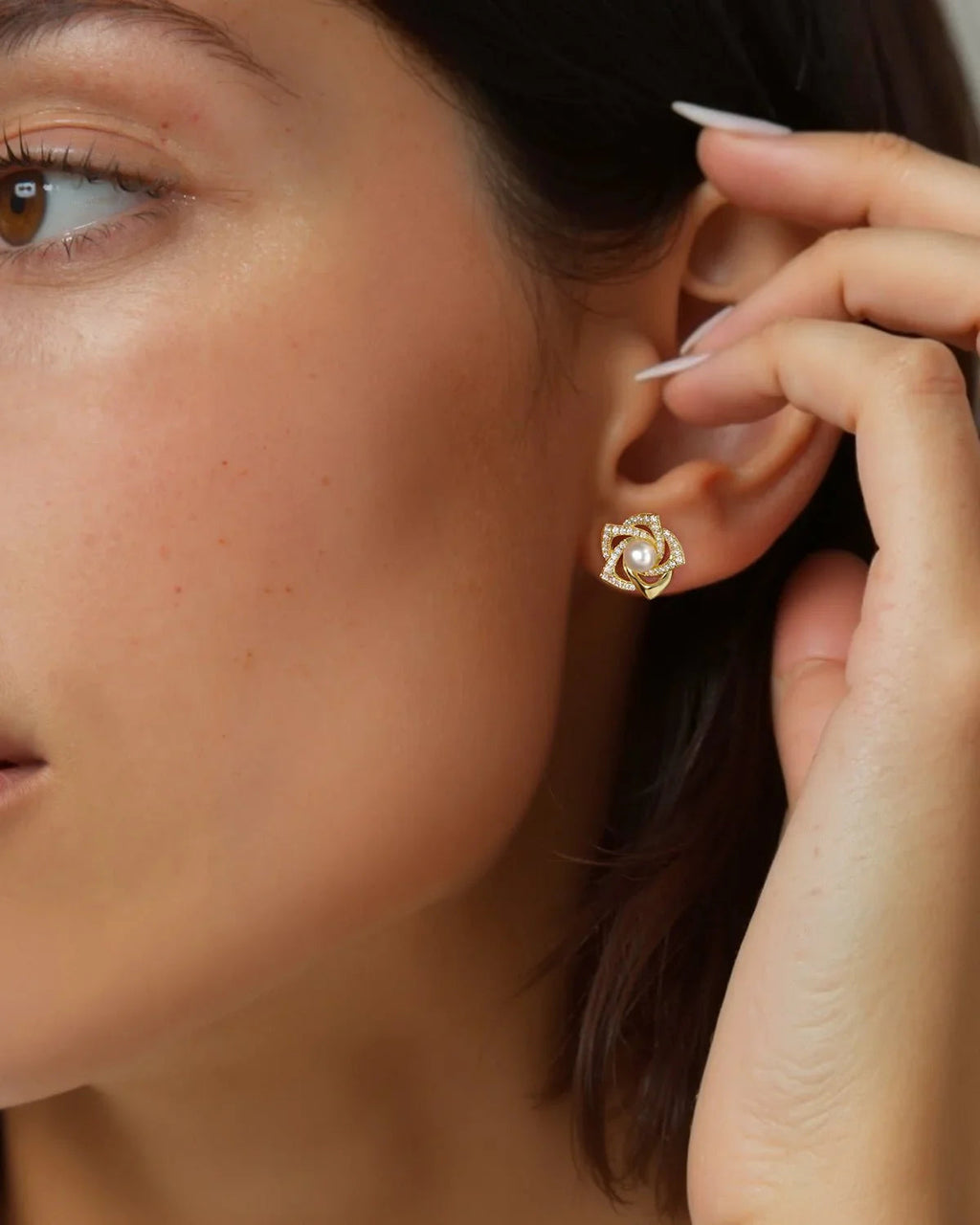 14k Gold Flower Pearl Earrings