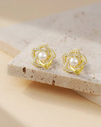 14k Gold Flower Pearl Earrings