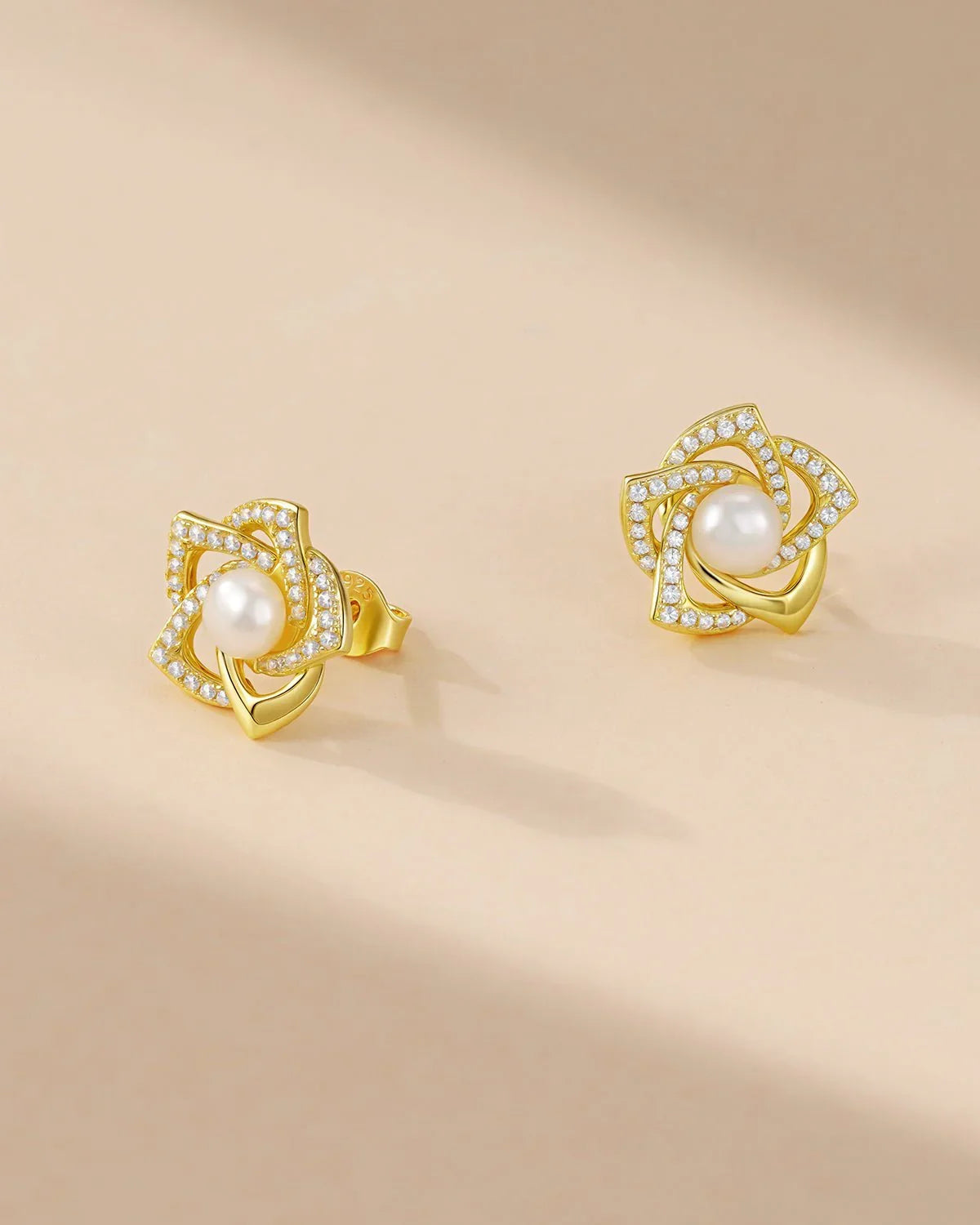 14k Gold Flower Pearl Earrings