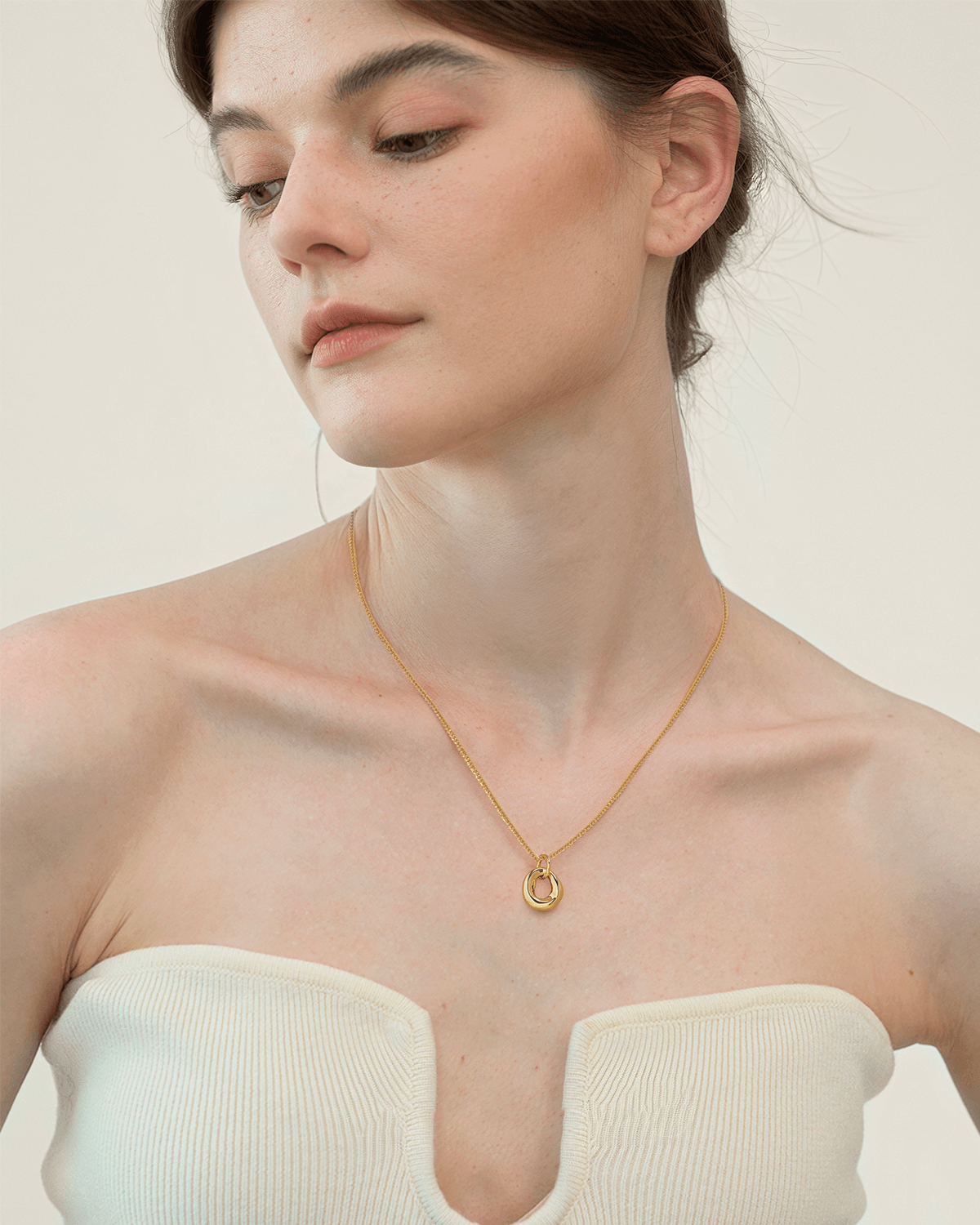 Minimalist Organic Circle Pendant necklace