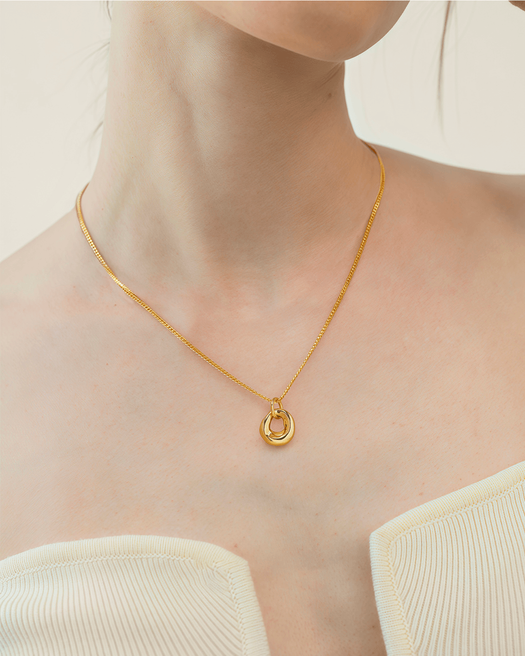 Minimalist Organic Circle Pendant necklace