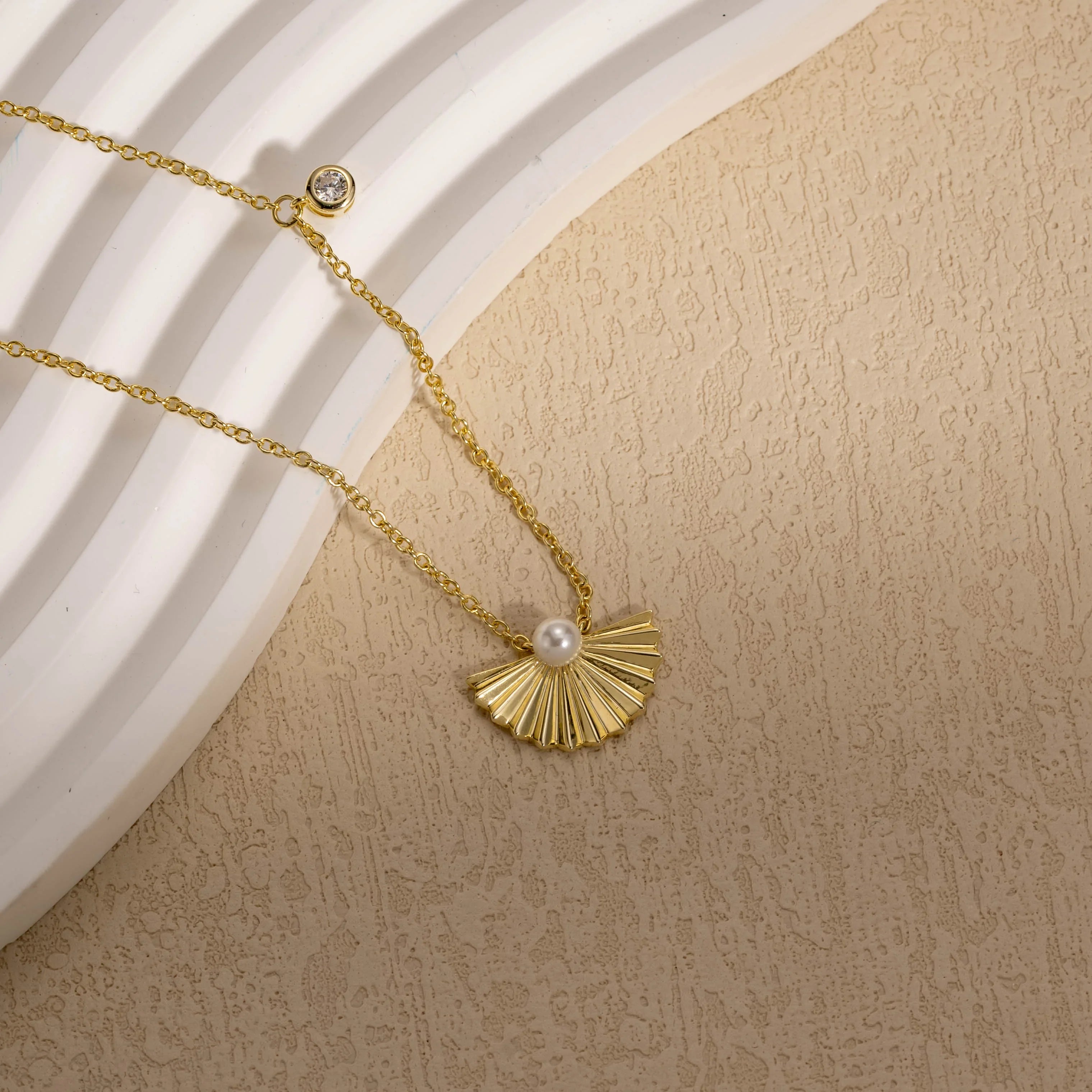 14K Gold Sterling Silver Shell Pearl Pendant Necklace