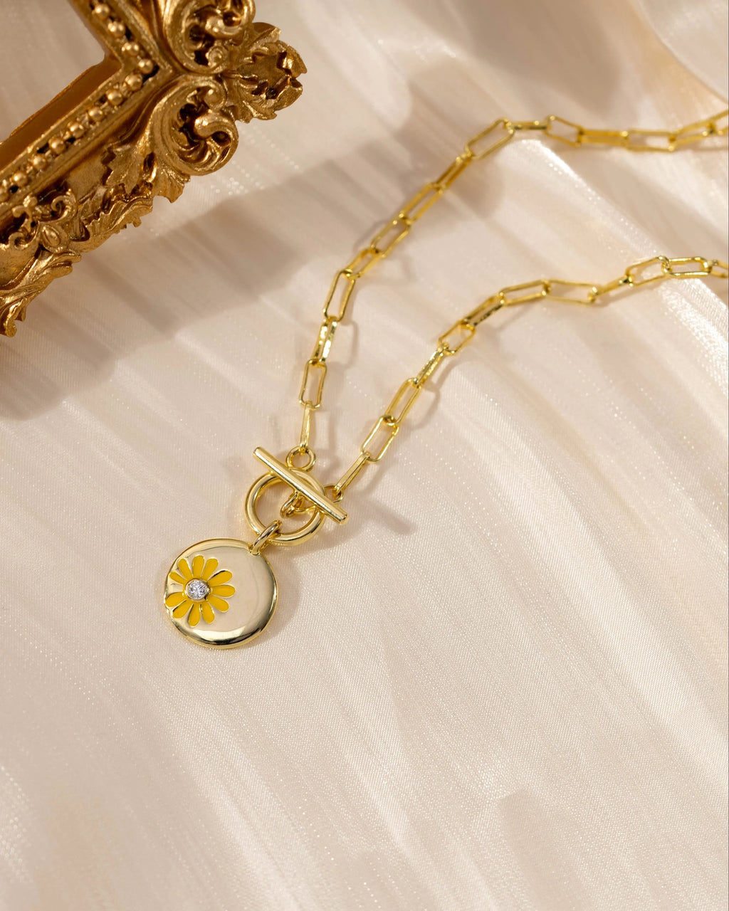 Gold Daisy Necklace