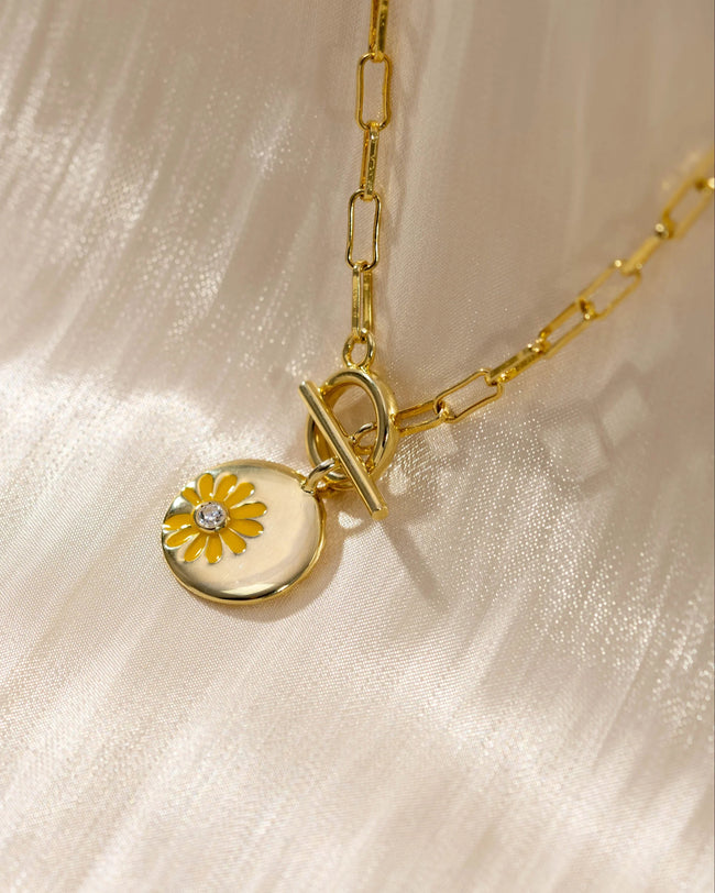 Gold Daisy Necklace Main Image