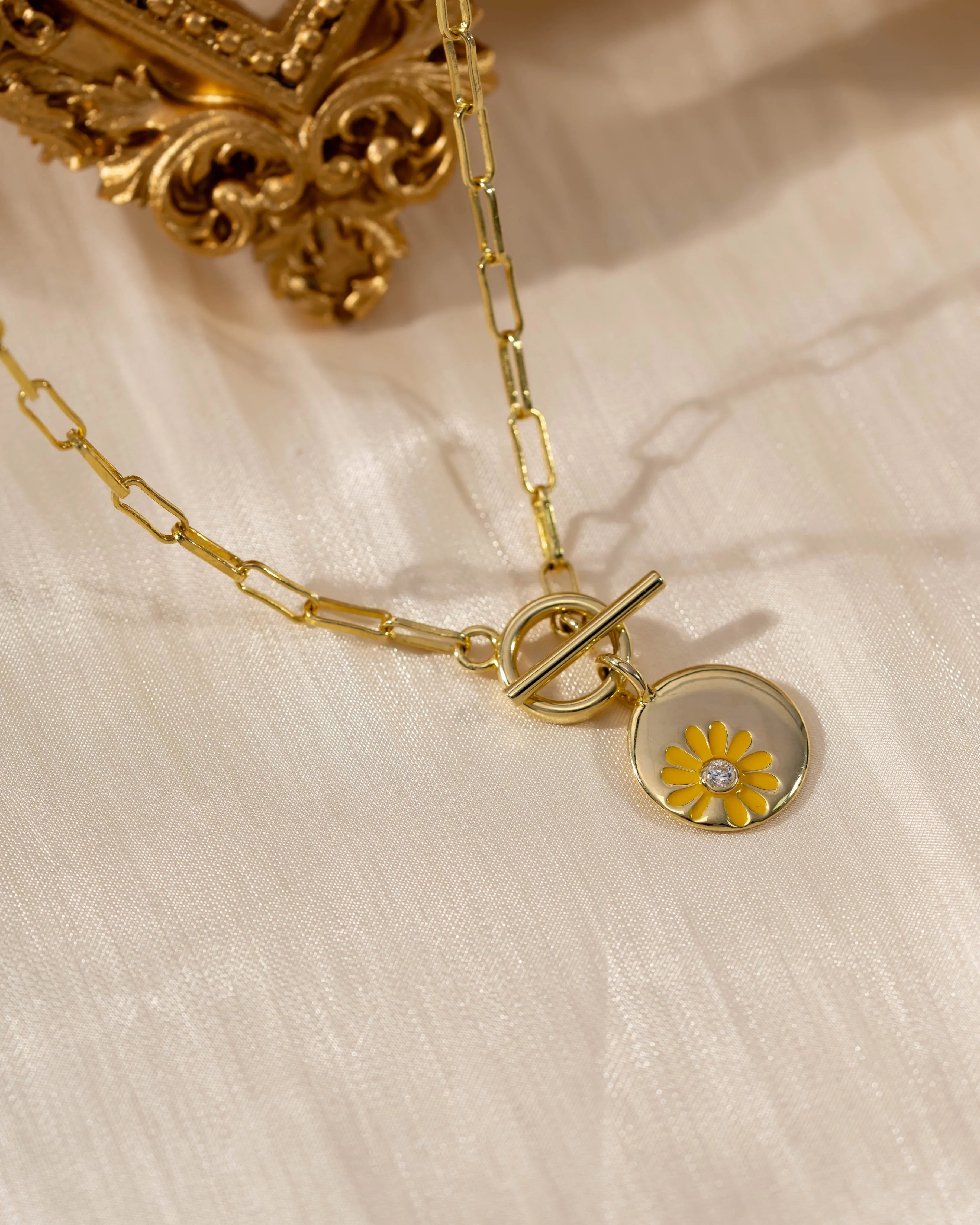 Gold Daisy Necklace