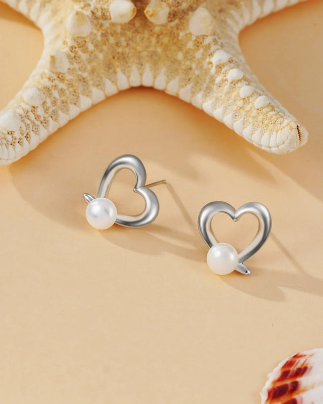 Heart-Shaped Pearl Stud Earrings Main Image