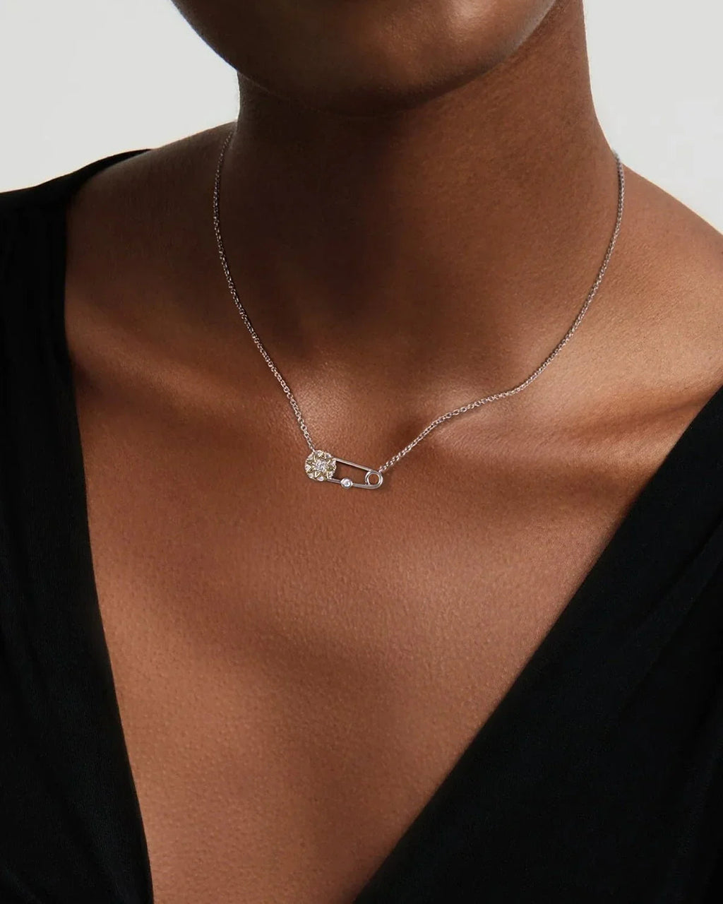 Lucky Star Safety Pin Necklace – Diamond-Inspired Pendant for Women