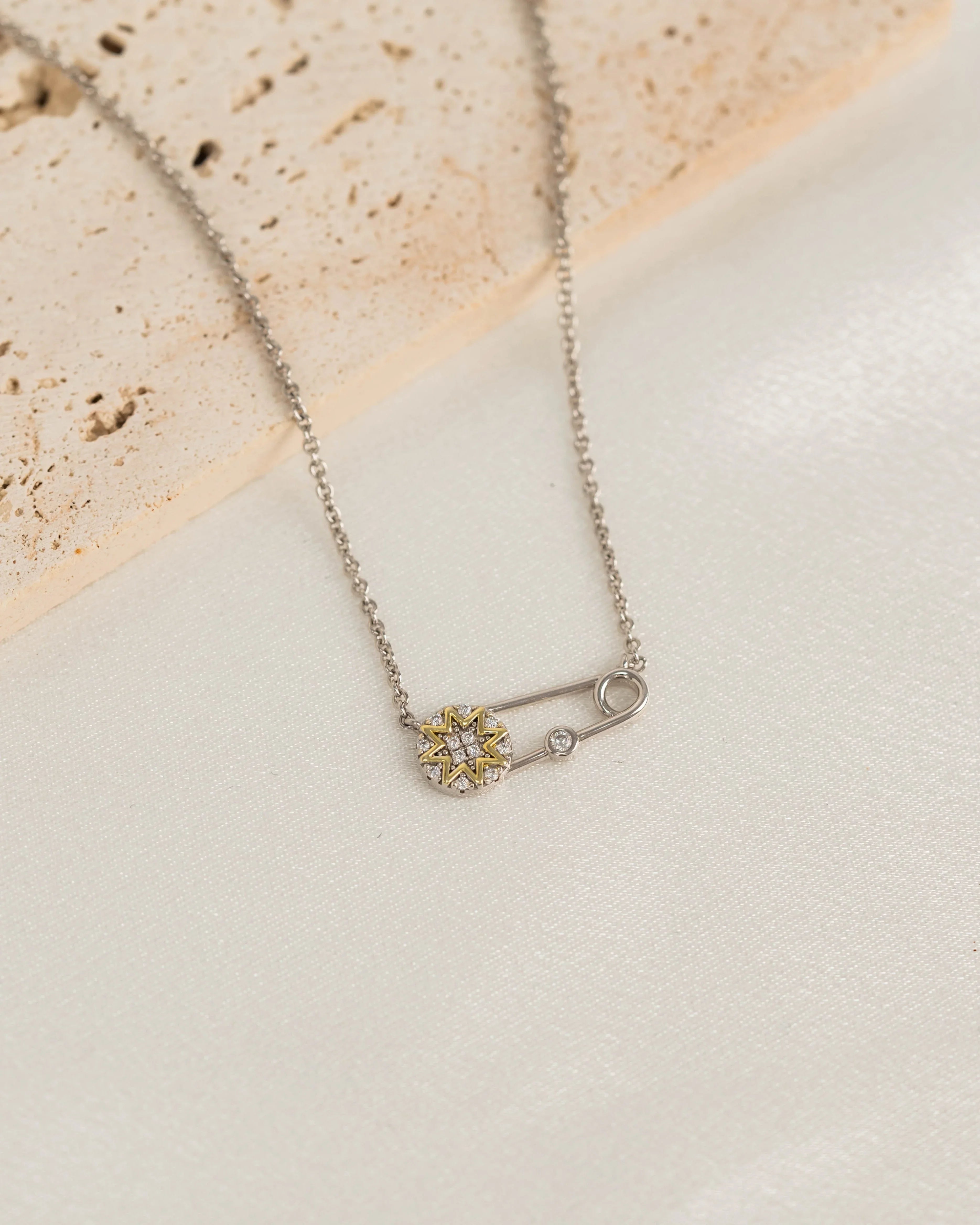 Lucky Star Safety Pin Necklace – Diamond-Inspired Pendant for Women